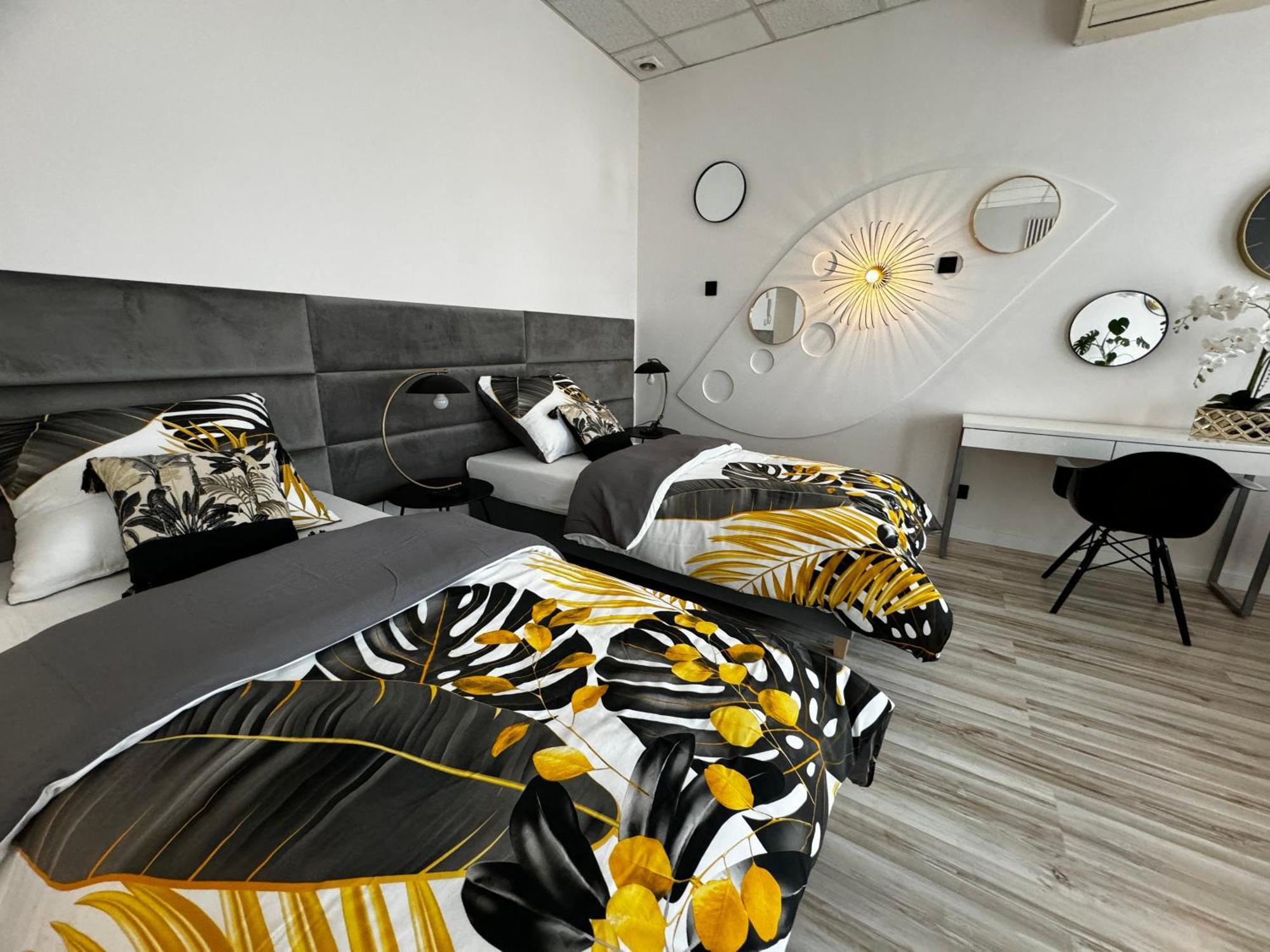 Apartamenty I Pokoje „Pod Jedynka” Konstantynów Łódzki Extérieur photo